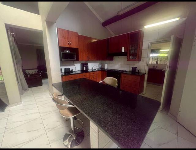 5 BEDROOM HOUSE FOR SALE IN DORANDIA